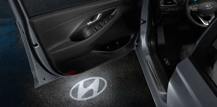 Hyundai Chevalley I30 détail éclairage porte avant